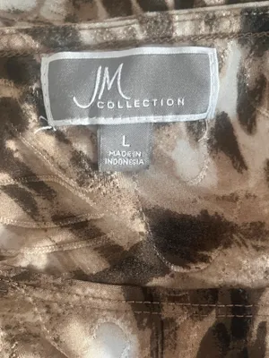 Animal Print Textured Top Short sleeves, round neckline. thumbnail 6