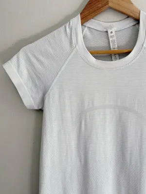 Lululemon Swiftly Tech Short Sleeve Shirt size 4 thumbnail 3