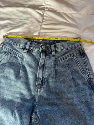 Tags: mom jeans, high rise jeans, light wash denim, casual, trendy, women’s jeans, American Eagle, size 4. thumbnail 10