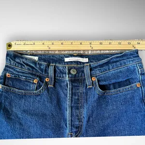 LEVI'S Women's Wedgie Straight Button Fly Jeans With Raw Hem Size 27 | EUC thumbnail 14
