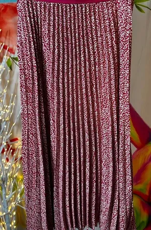 X328. Vince Camuto red & pink floral pleated maxi skirt Size M thumbnail 1