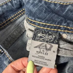 Silver Jeans Co Suki Slim Bootcut Jeans Women's W29 L32‎ Embellished Pockets thumbnail 3