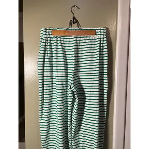 Women's Sz Medium Pull On Lounge Pants White Green Stripes Pockets Elastic Waist thumbnail 9