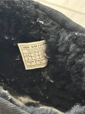 UGG Classic Ultra Mini Black Neutral Gorpcore Sheep Skin Bootie women’s 9 thumbnail 6
