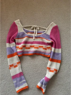 Grey Bandit Cropped Knit Long Sleeve Sweater thumbnail 2