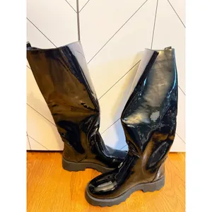 Aerosoles Women 9 Slalom Pull on Round Toe Black Faux Patent Leather Boot Boots thumbnail 4
