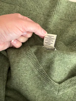 Aspen 2- Ply Cashmere V Neck Sweater Green Size Medium thumbnail 3