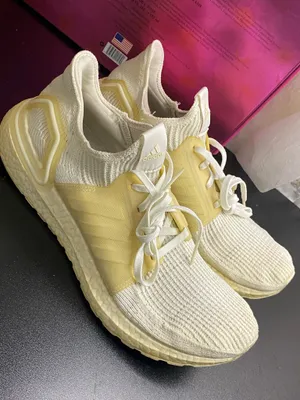 Adidas UltraBoost Triple White Running Shoes Sneakers Mens Size 10 thumbnail 2