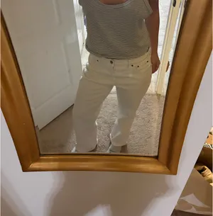 Abercrombie Low-Rise Baggy Jeans thumbnail 5