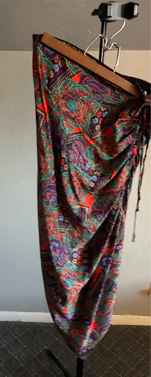 Veronica Beard silk blend Ari runched paisley midi skirt size 4 thumbnail 1