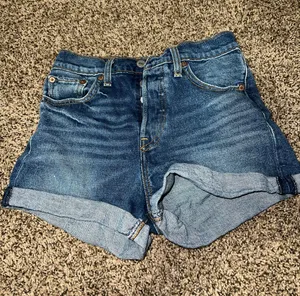 Levi's Short thumbnail 1