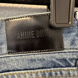 Anine Bing Size-M Ladies‎ Boyfriend Denim Shorts Distressed thumbnail 7