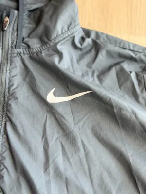 Black Nike Running Jacket Women’s thumbnail 2