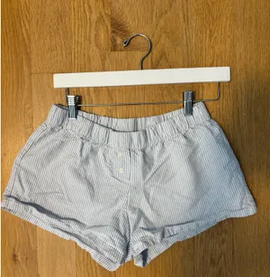 Brandy Melville Linen Striped Shorts thumbnail 2