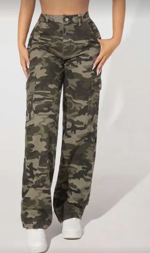 SHEIN PETITE Camo Print Flap Pocket Cargo Jeans thumbnail 1