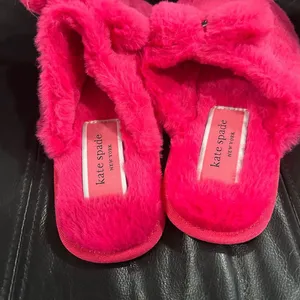 Kate Spade Vibrant Pink Fuzzy Slippers NWOT thumbnail 4