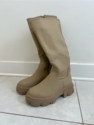 ASOS Design Tan Lug Sole Chunky Boots Size 7 Wide US thumbnail 2