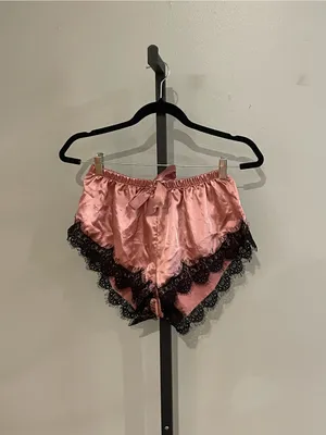 Black and Pink Lace Shorts and Tank Sleep Set Size Small thumbnail 6