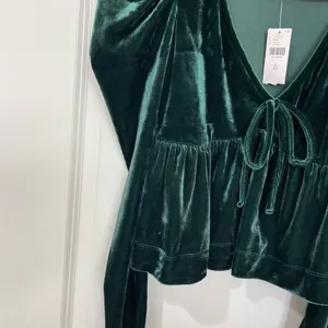 NWT Anthropologie Dark Green Maeve Velvet Babydoll top size XS. thumbnail 8