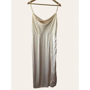 Meshki Kimberly Ivory Satin Cowl Neck Slit Cocktail Slip Dress Size Medium thumbnail 4