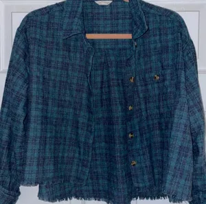 Women’s Aeropostale cropped flannel thumbnail 2