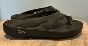 OOFOS original black sandal Unisex Men’s 5 Women’s 7 thumbnail 1