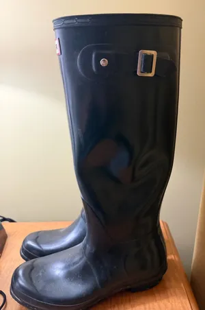 Tall black Hunter rain boots thumbnail 1