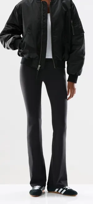 Aritzia Butter High Rise Flare 32’’ Legging thumbnail 1