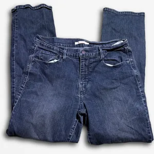 Levis 505 Straight Leg Jeans Womens 12 Dark Wash Denim Mid Rise Blue Pants thumbnail 1