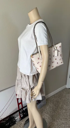 Coach Tote thumbnail 10