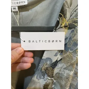 Baltic Born Lynlee Metallic Maxi Dress in Dusty blue Size 1XL Floral Gold thumbnail 5