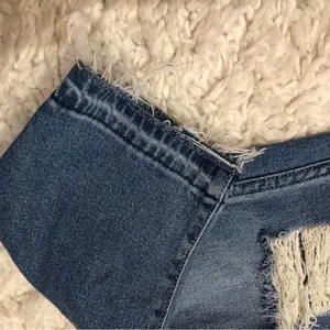Hollister Distressed Raw Hem Straight Mom Jeans Light Wash‎ 7 Regular thumbnail 4