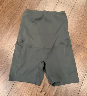 High-Waist Green Women’s Maternity Compression 6” Bike Shorts - C27-169 thumbnail 1