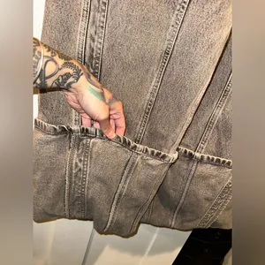 NWT FREE PEOPLE We The Free Olsen Cuffed Crop Barrel Jeans - Slate $128 thumbnail 6