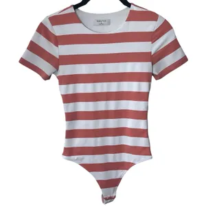 Aritzia Babaton White Pink Striped Short Sleeve Bodysuit‎ Feminine Festival Feminine XS thumbnail 2