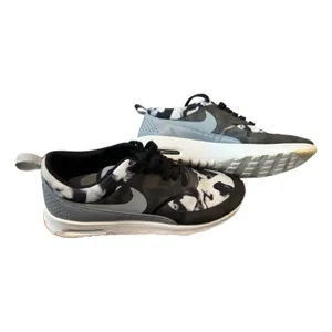 Nike Air Max Thea Camo Sneakers Women’s 7 Black Gray Athletic Running Shoes thumbnail 3