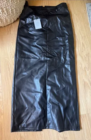Women's Black Faux Leather Pencil Midi Skirt thumbnail 1