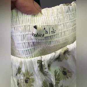 Abercrombie & Fitch floral puff sleeve crop top thumbnail 9
