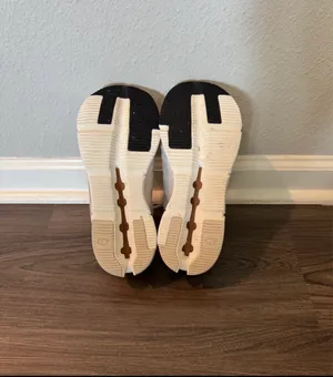 On Cloud Women’s Shoes thumbnail 4