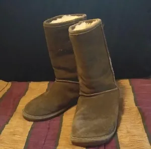 BearPaw Mid-calf Boots Size 7 thumbnail 1