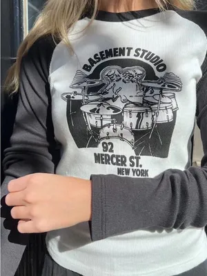 Brandy melville John Galt Pacsun Long-Sleeve Top Gray & Black Raglan size small thumbnail 2