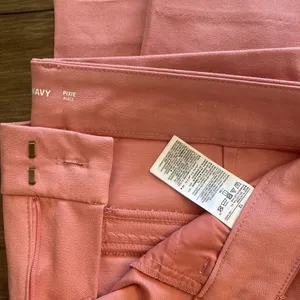 Old navy pixie ankle thumbnail 2