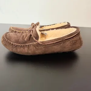 UGG Womens‎ Dakota Slippers Size 7 Brown Slip On Loungewear Shoes Cozy 5612 thumbnail 10