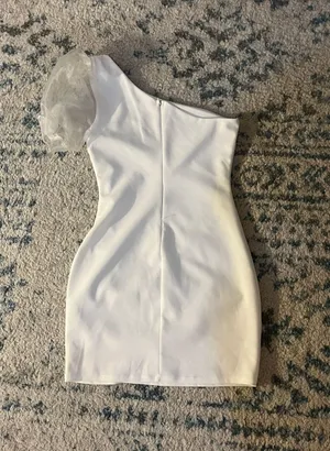 White One Should Dress  thumbnail 2