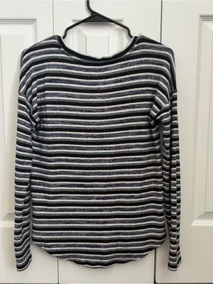 American Eagle Outfitters Black & White Striped V-Neck Sweater thumbnail 5