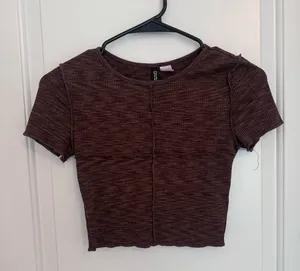 H&M Brown cropped t shirt thumbnail 1