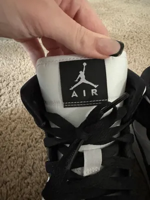 Women’s Air Jordan 1 Mid thumbnail 6