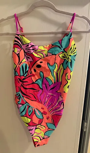 Maaji one piece reversible swimsuit! NWT! Size Large! thumbnail 1