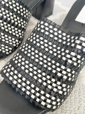Topshop Black And White Weave Low Block Heel Mule Sandal thumbnail 2