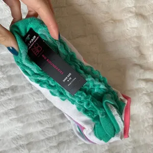 NO BOUNDARIES NWT Multi Pack of Textured Socks Green Pink White 4-10 OSFM thumbnail 1